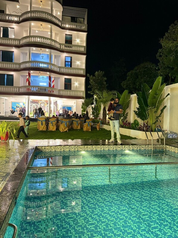 Outdoor pool