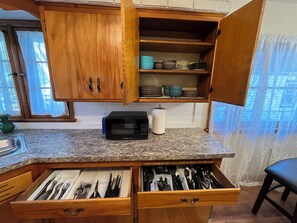 Mikrobølgeovn, ovn og kokeplater