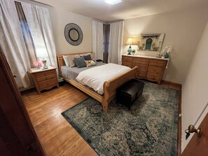 2 عدّة غرف نوم ومكواة/لوح كي وسرير سفر وواي فاي مجانًا