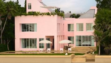 Platja privada a prop