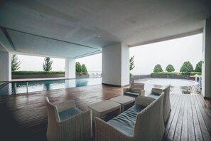 Outdoor pool - Marina Residence 3BR Shores Haven nr Midvalley CIQ (Plentong)