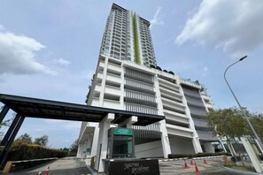 Exterior - Marina Residence 3BR Shores Haven nr Midvalley CIQ (Plentong)