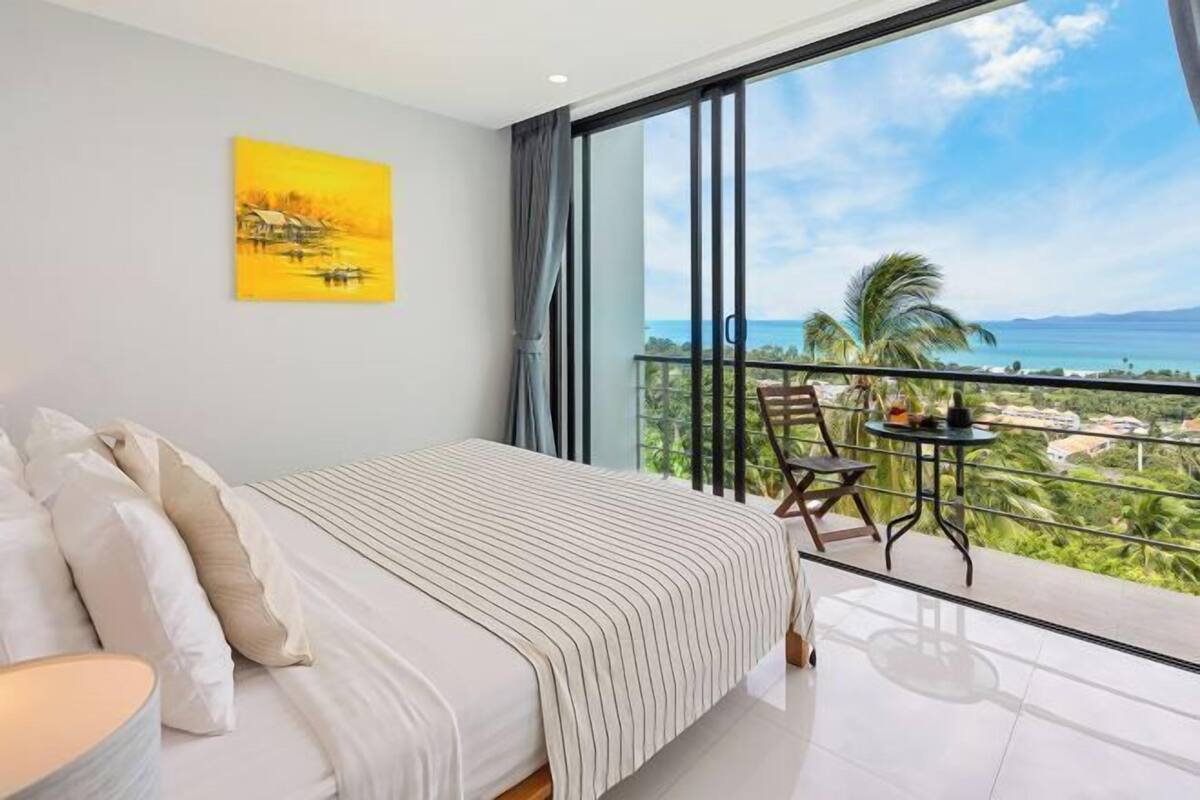 Tempat tidur bayi