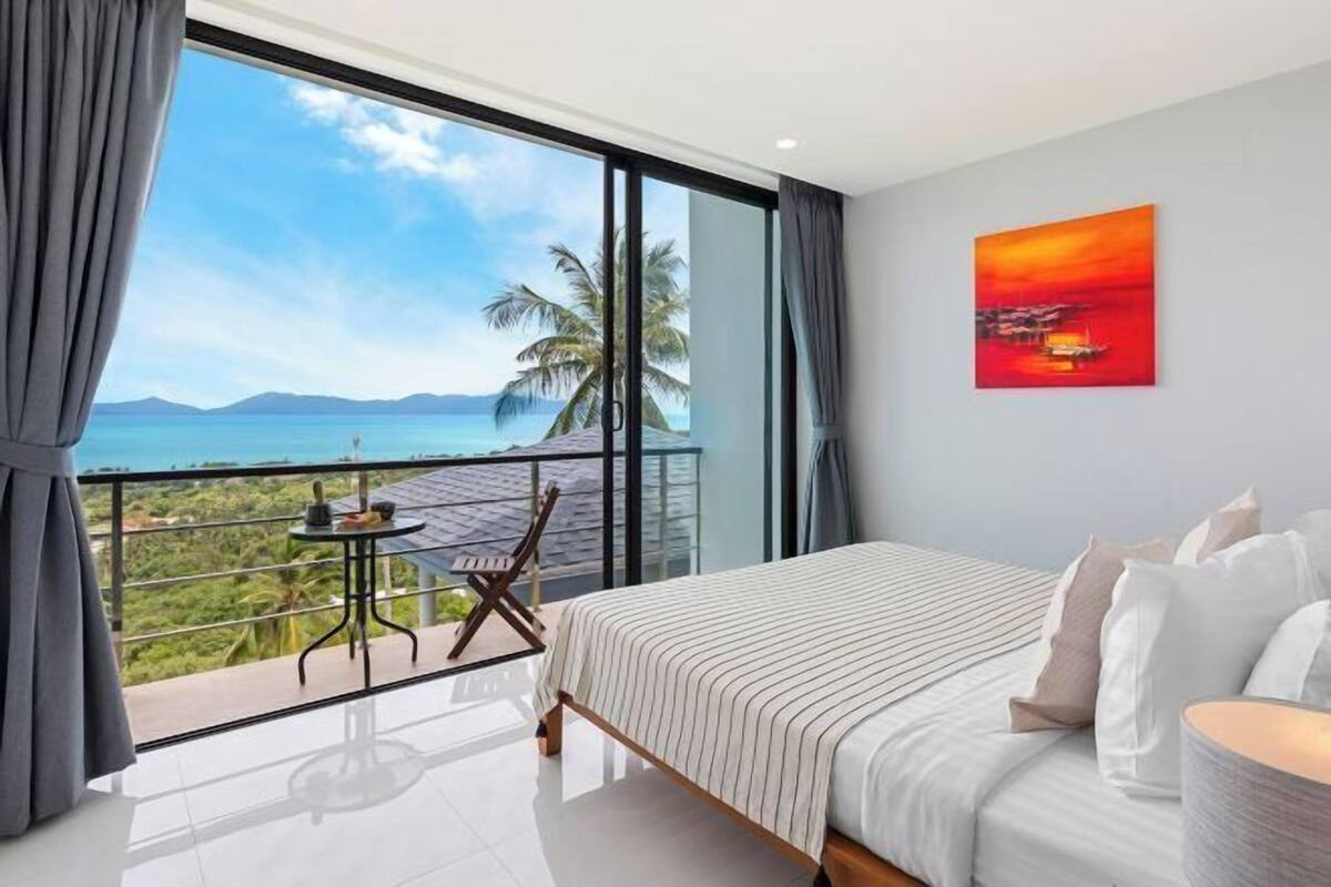 Tempat tidur bayi