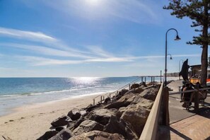 Unclassified image, 3 of 4, button - Beachside Breakaway Glenelg South – 200m to the Beach (Glenelg South)