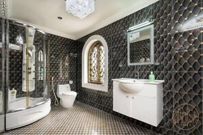 Bathroom - KN Holiday Villa (Ho Chi Minh City)