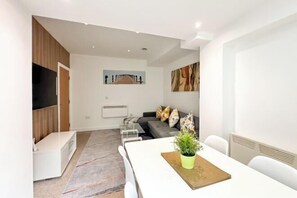 Room - Modern 2 Bedroom Flat - Riverside Lofts (Newcastle)
