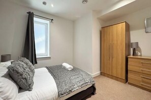 Room - Modern 2 Bedroom Flat - Riverside Lofts (Newcastle)