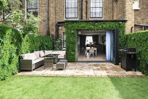 Unclassified image, 2 of 3, button - LONDONERS - Fabulous Four Residence (London)