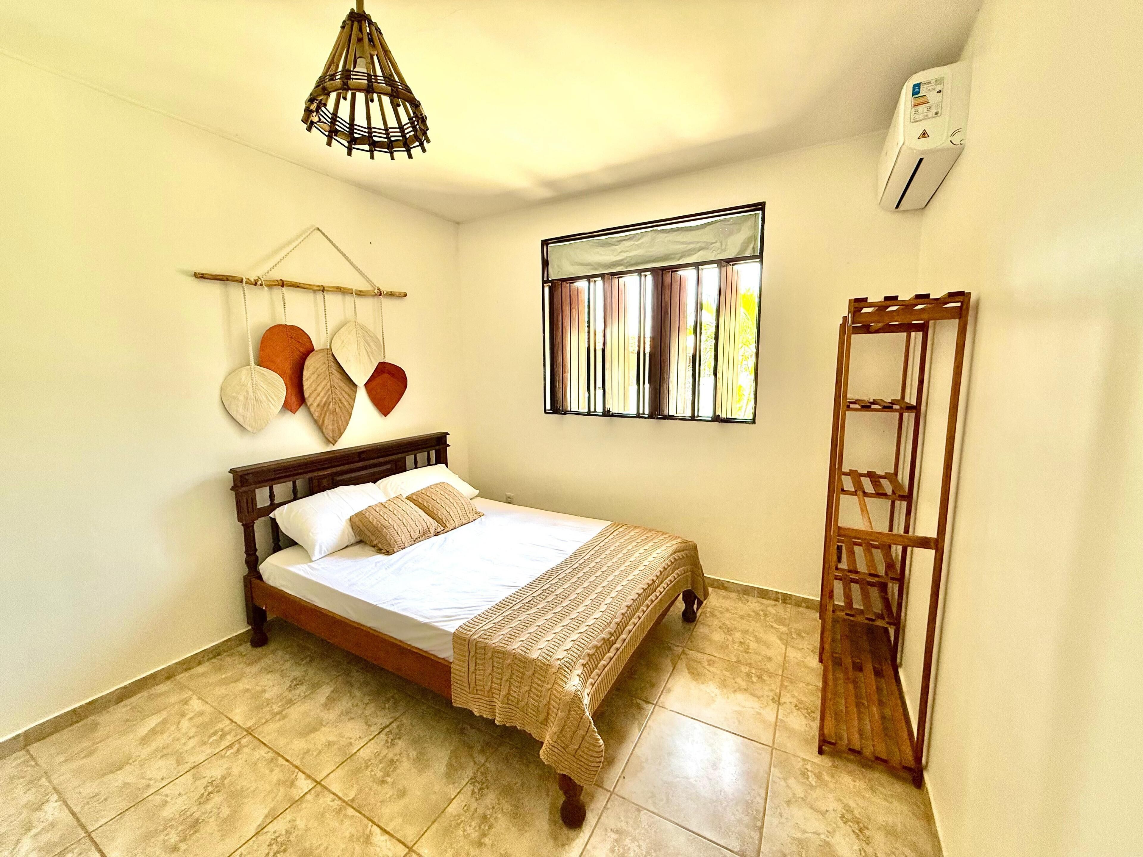 2 bedrooms, internet, bed sheets