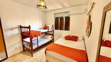 2 quartos, acesso à internet, roupa de cama