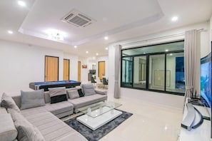 غرفة الألعاب