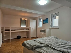 2 bedrooms, Internet