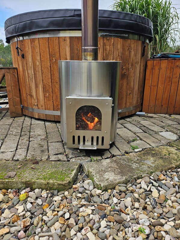 Property grounds - Cozy vacation home with swimming pond and large garden (Bad Königshofen im Grabfeld)