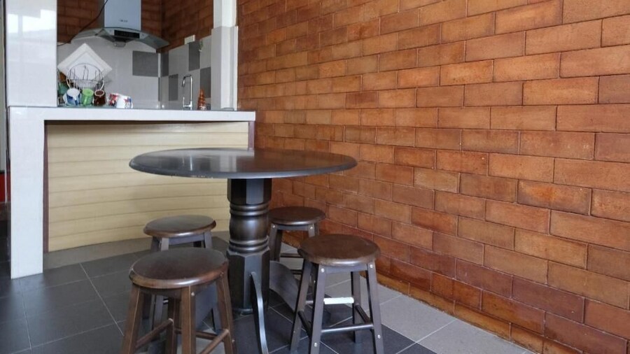 OYO 1017 Al-inshirah Inn