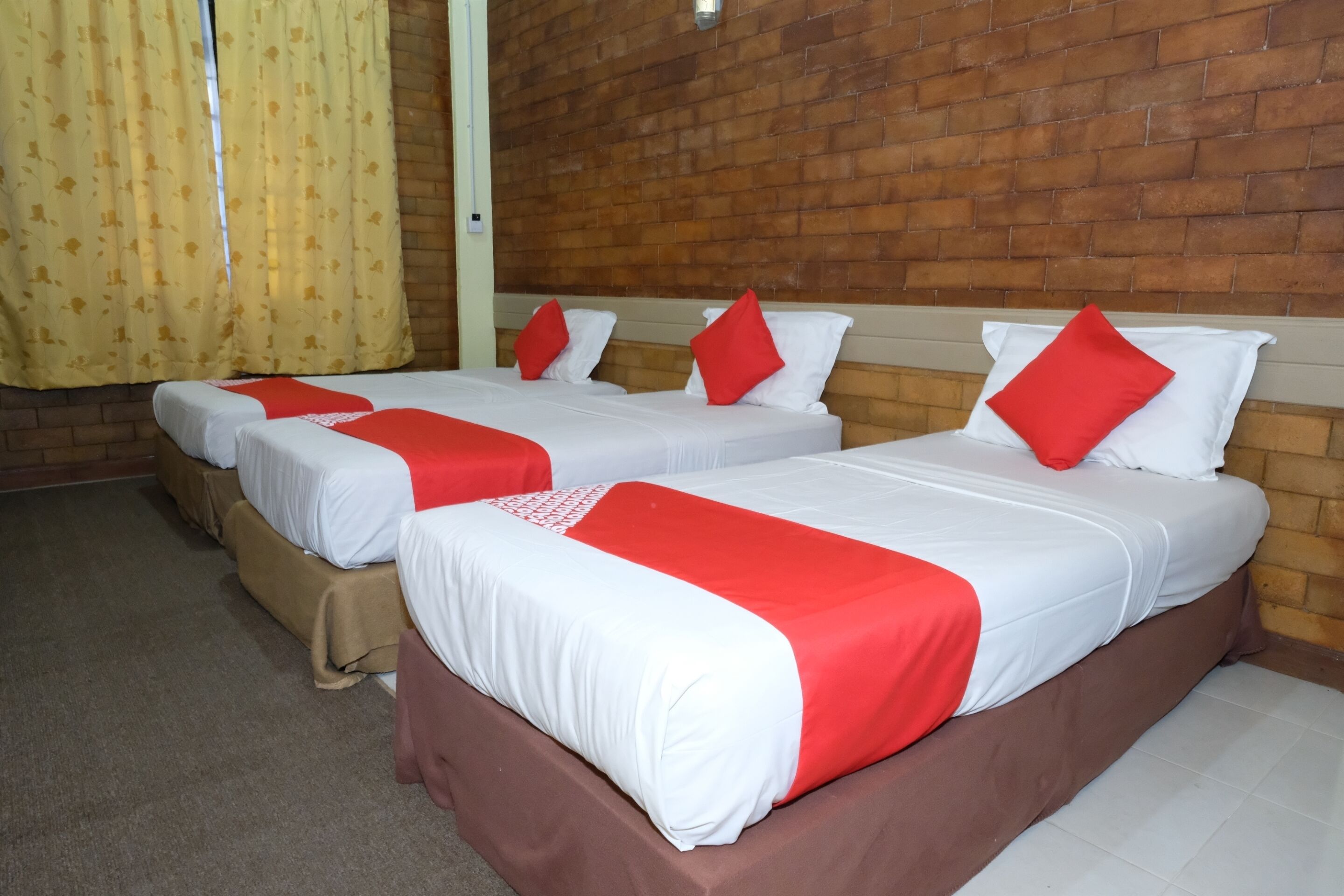 Free WiFi, bed sheets