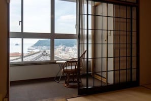 Interior - Yu-no-izumi (Ito)