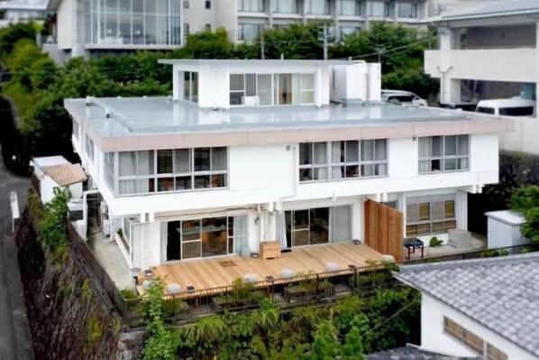 Exterior - Yu-no-izumi (Ito)