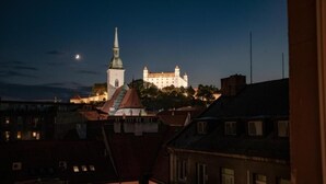 Unclassified image, 3 of 17, button - Elegant City-Center Apartment in Bratislava’s Prestigious Esterházy Palace (Bratislava)