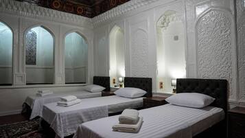 Classic Triple Room | In-room safe, soundproofing, iron/ironing board, free WiFi