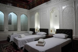 Classic Triple Room | In-room safe, soundproofing, iron/ironing board, free WiFi - Learmara Guest House (Samarkand)