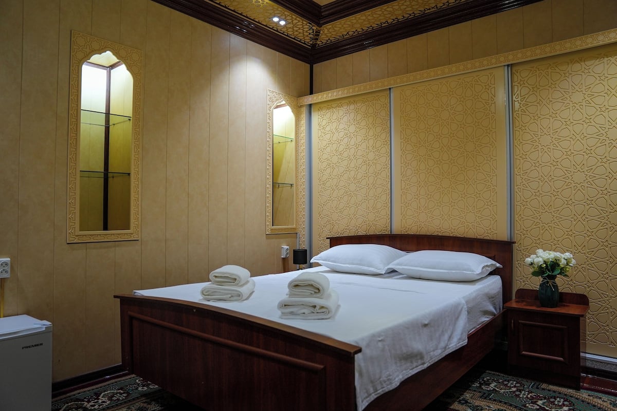 Classic-Doppelzimmer | Zimmersafe, schallisolierte Zimmer, Bügeleisen/Bügelbrett