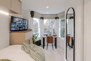 Room - Kensington Standard Room (London)