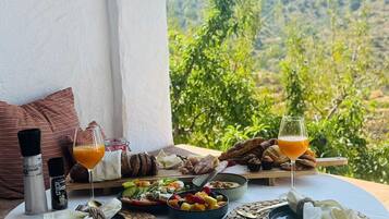 Daily continental breakfast for a fee