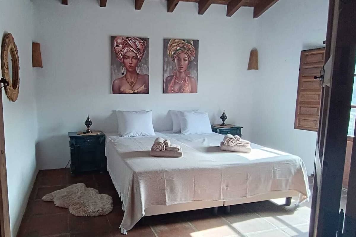 Family House, Hill View | Iron/ironing board, free WiFi