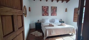 Casa familiar, vista a la colina | Tabla de planchar con plancha y wifi gratis