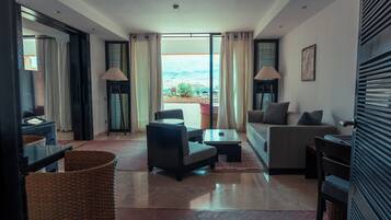 Superior Suite | Minibar, free WiFi, bed sheets