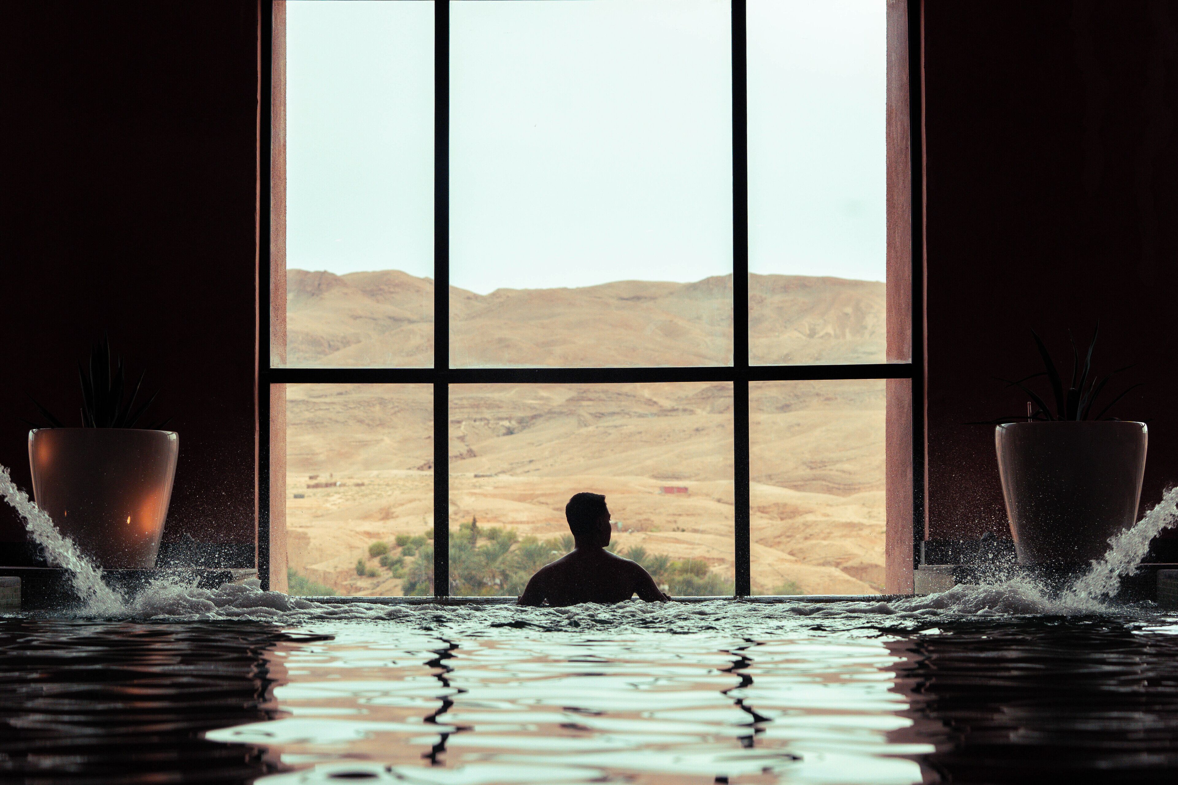 ซาวน่า, ห้องอบไอน้ำ, บริการนวด