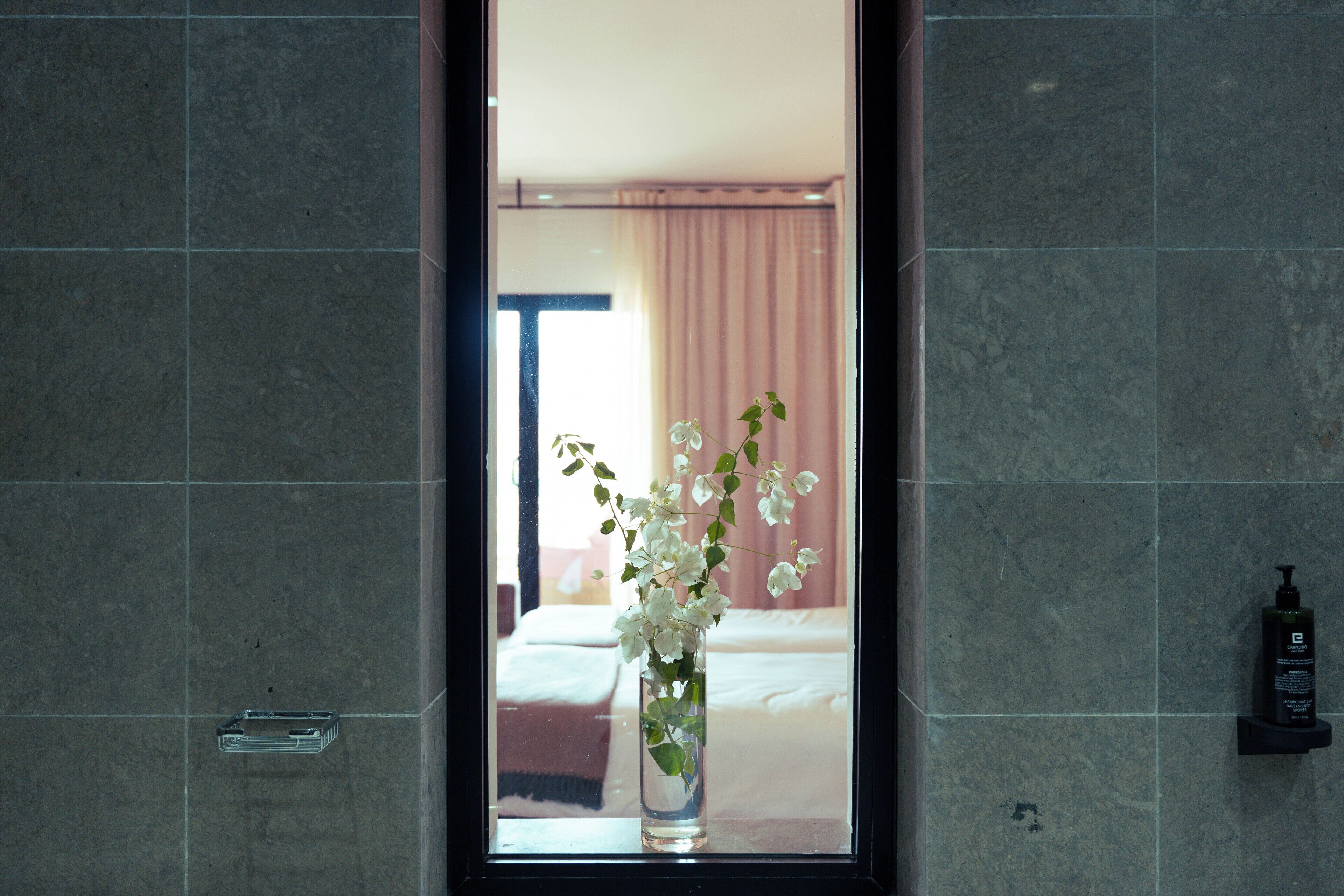 Chambre Double Supérieure | Salle de bain | Articles de toilette gratuits, sèche-cheveux, serviettes fournies, savon