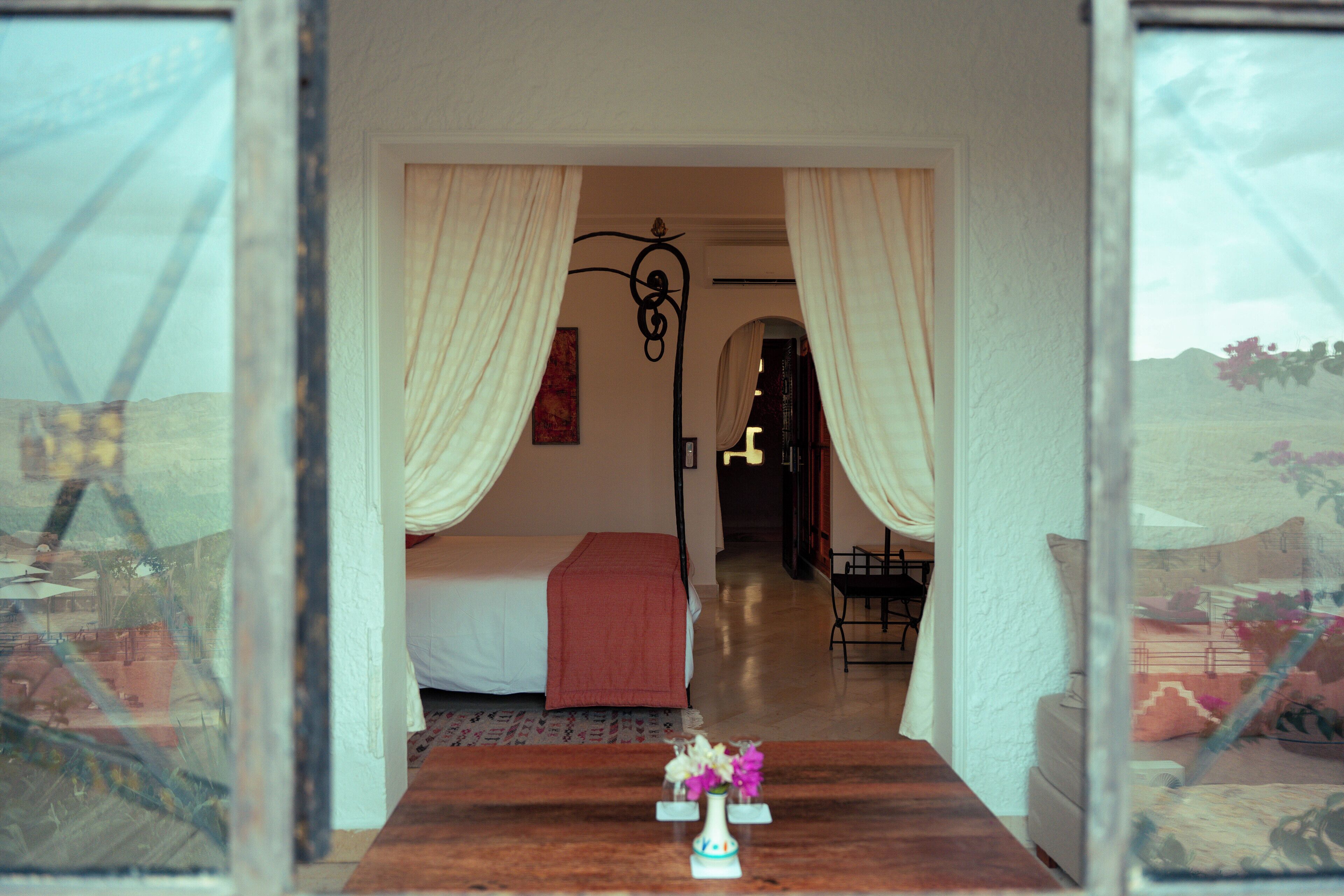 Minibar, wifi gratis y ropa de cama 