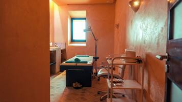 Sauna, ruang uap, dan pijat