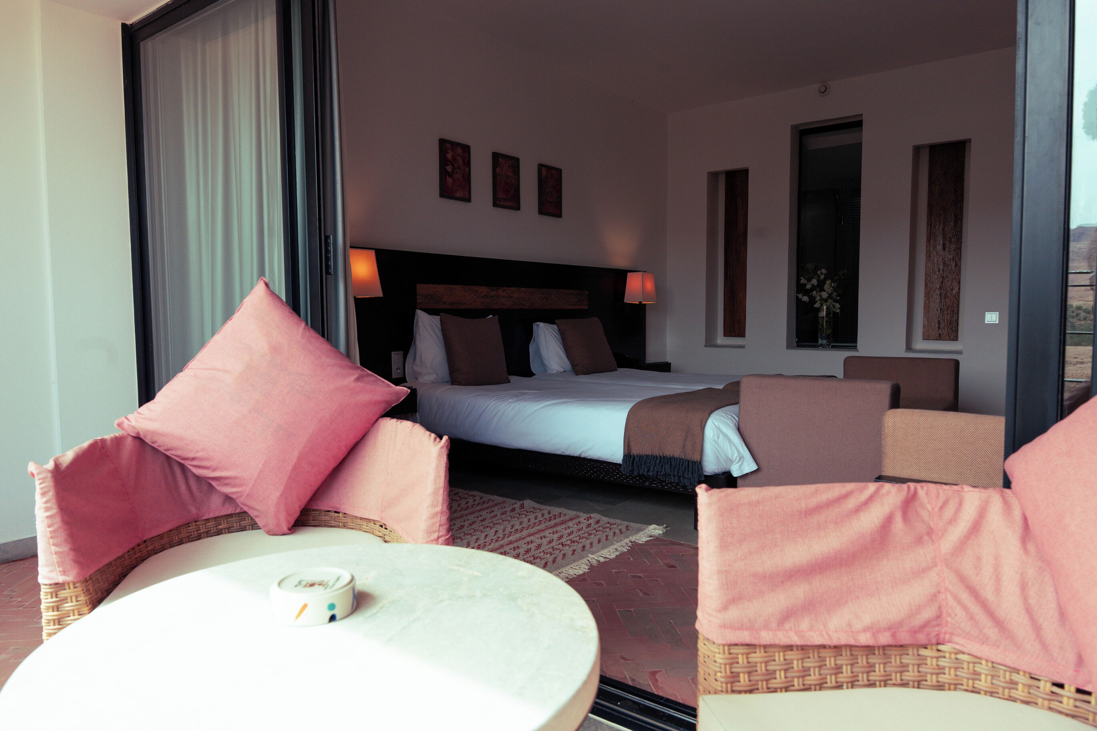 Habitación doble superior | Minibar, wifi gratis y ropa de cama 