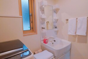 Unclassified image, 2 of 30, button - Toga hotel (Tokyo)