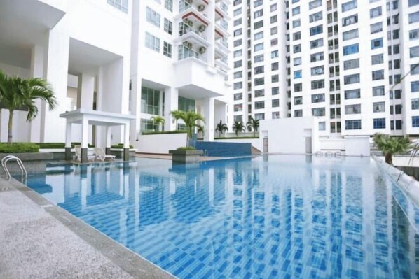 Outdoor pool - Johor Bahru Town Pinnacle Tower 3 Bed 2 Bath (Johor Bahru)
