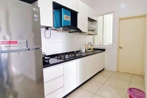 Private kitchen - Johor Bahru Town Pinnacle Tower 3 Bed 2 Bath (Johor Bahru)