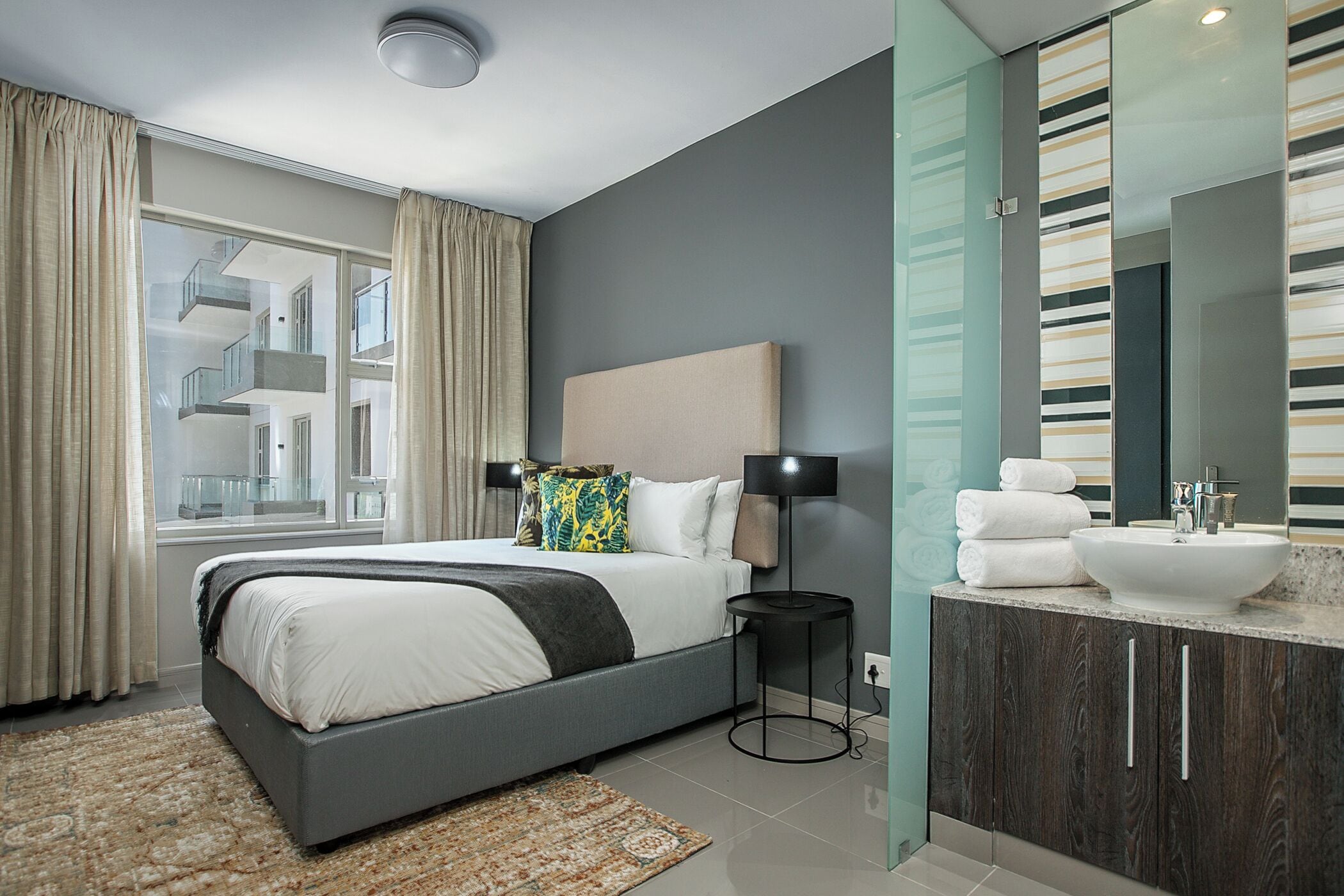 Apartamento estándar, balcón, vistas a la ciudad | Wifi gratis