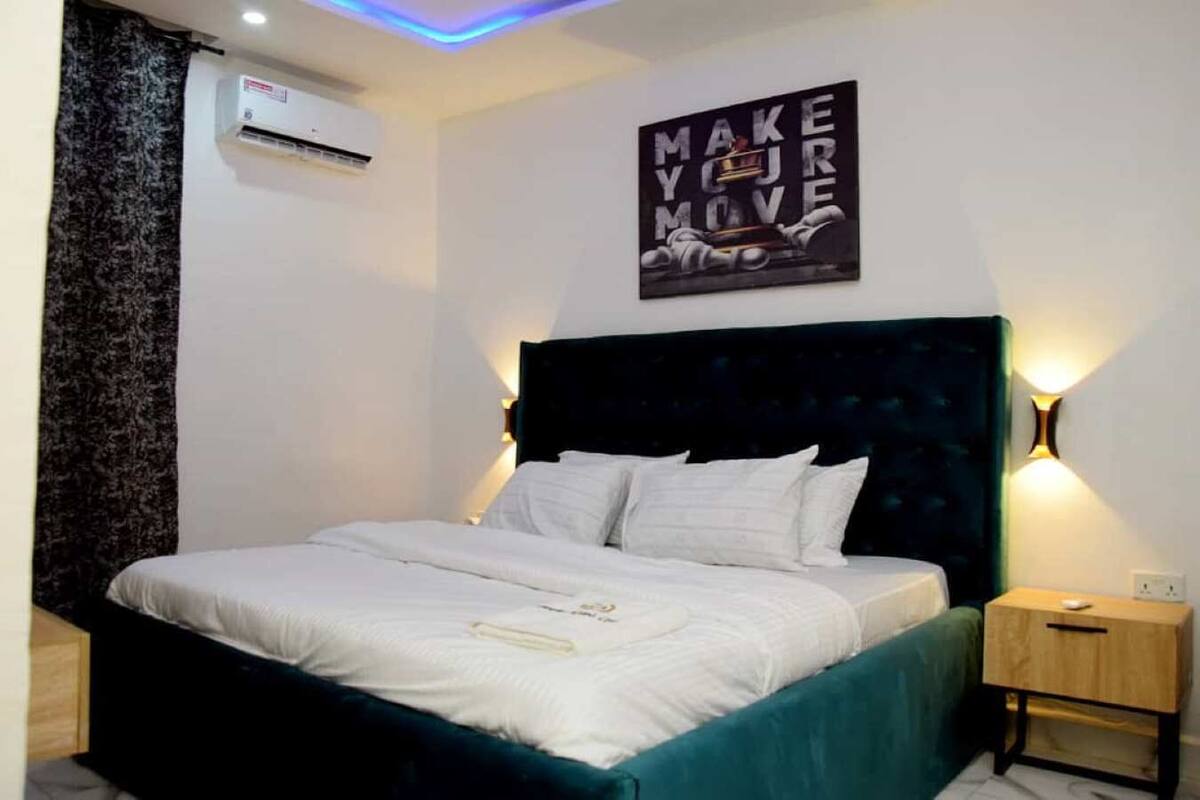 Deluxe Studio, City View | Desk, laptop workspace, soundproofing, WiFi (free)