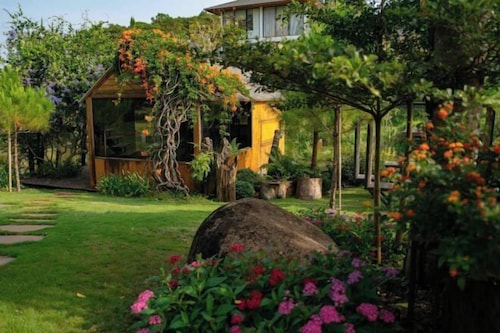 The Village Resort in the Painting, Bao Loc