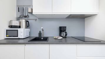 Fridge, microwave, stovetop, dishwasher