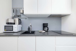 Fridge, microwave, stovetop, dishwasher - Zaciszna 13 | Niechorze | Bright Studio | Terrace | Air Conditioning | Parking | (Niechorze)