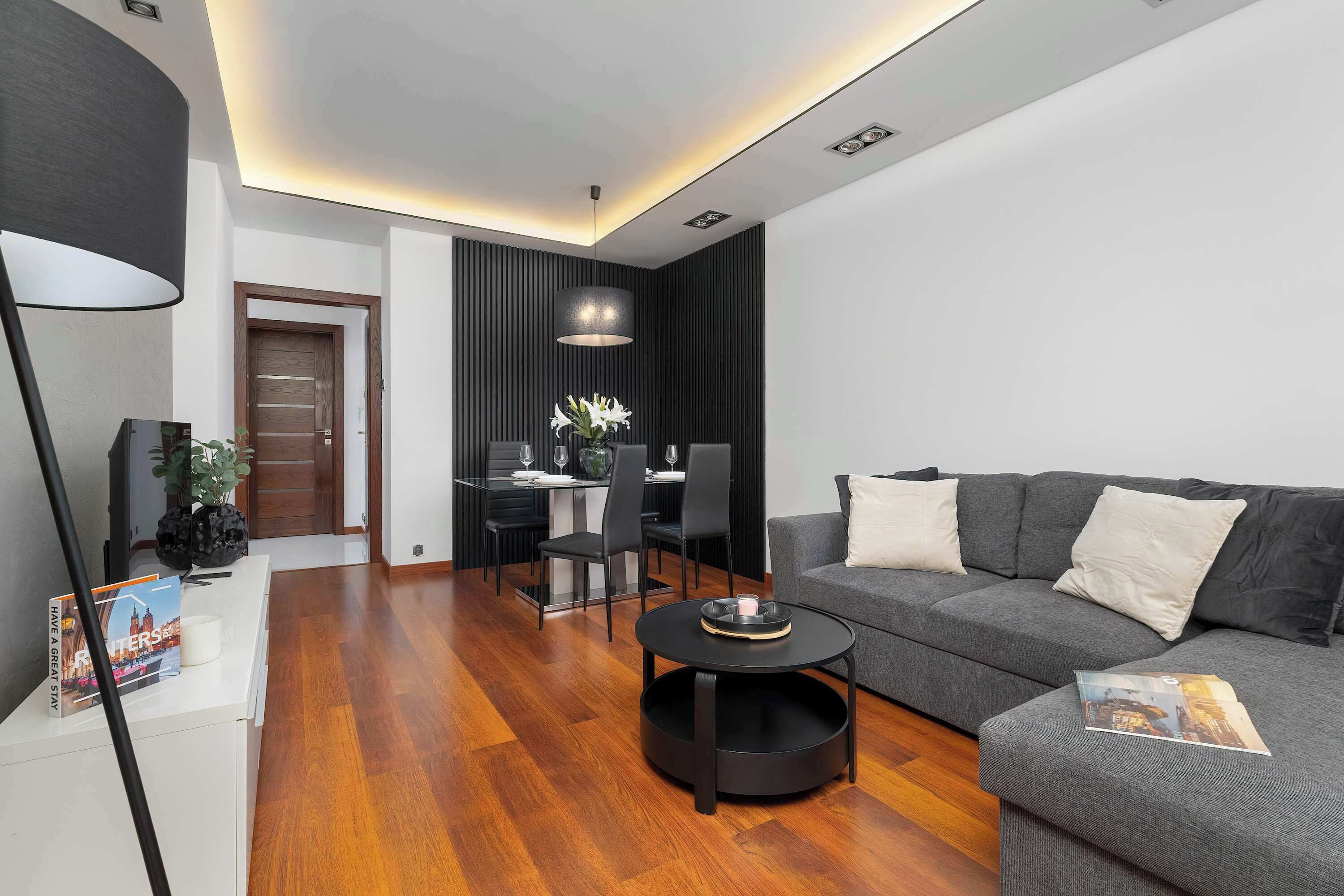 Televisión y oficina 