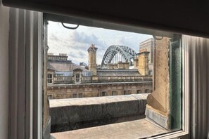 Cots/infant beds - City Retreat on Queen Street (Newcastle)