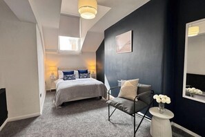 Cots/infant beds - City Retreat on Queen Street (Newcastle)