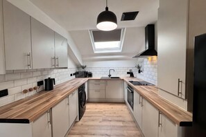 Private kitchen - City Retreat on Queen Street (Newcastle)