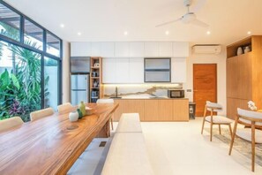 Room - Luxurious 6 Br in Canggu 400m to Beach (Bali)