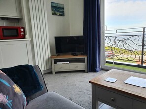 Smart TV - Seafront balcony Studio on award winning Beach (Broadstairs)